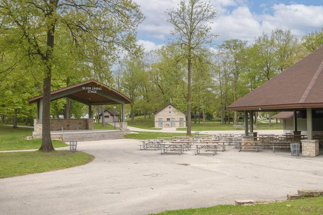 1608 Beverly LANE, West Bend, WI 53090