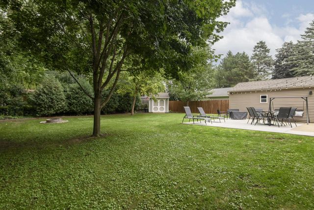 1608 Beverly LANE, West Bend, WI 53090