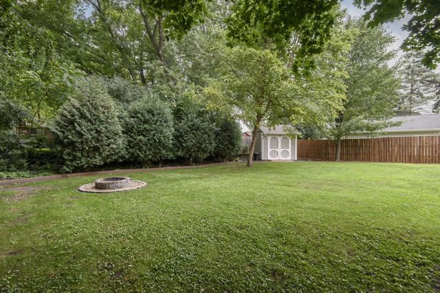 1608 Beverly LANE, West Bend, WI 53090