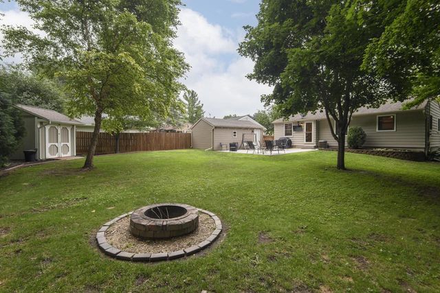 1608 Beverly LANE, West Bend, WI 53090