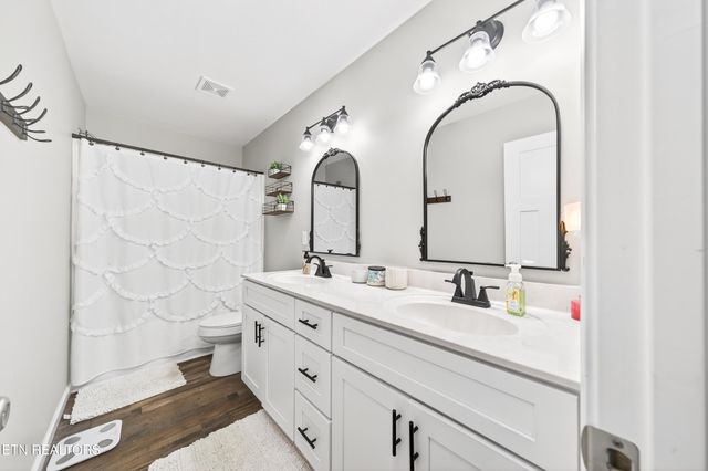 225 Peach St, Baxter, TN 38544