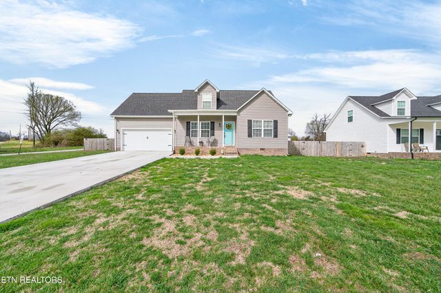 225 Peach St, Baxter, TN 38544