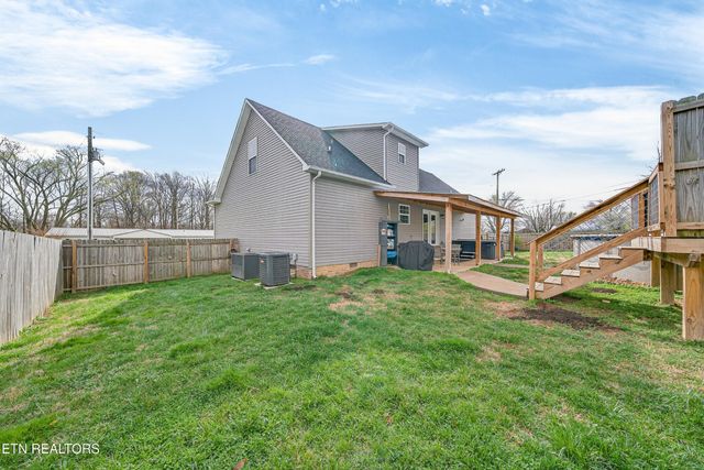 225 Peach St, Baxter, TN 38544