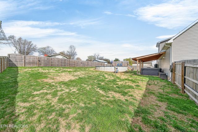 225 Peach St, Baxter, TN 38544