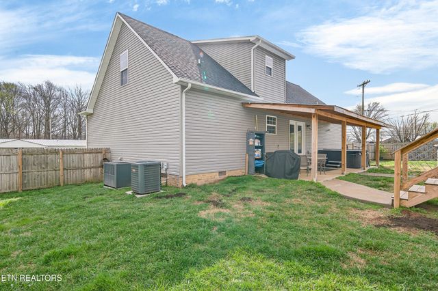 225 Peach St, Baxter, TN 38544