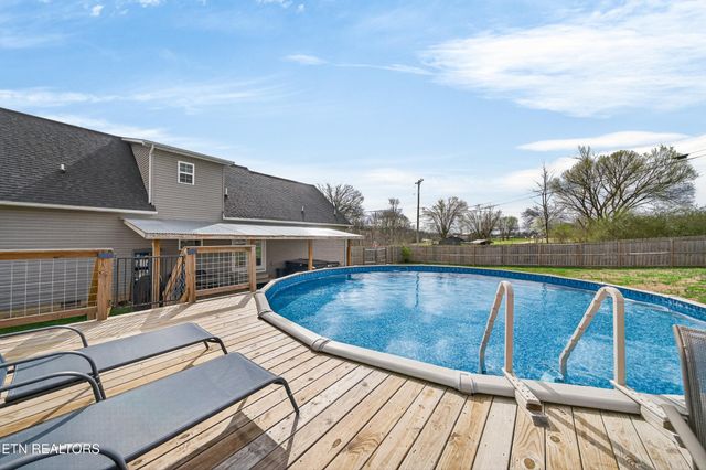 225 Peach St, Baxter, TN 38544