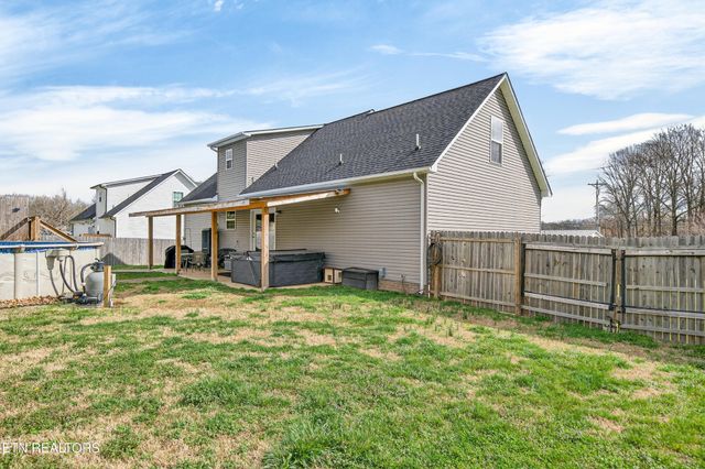 225 Peach St, Baxter, TN 38544