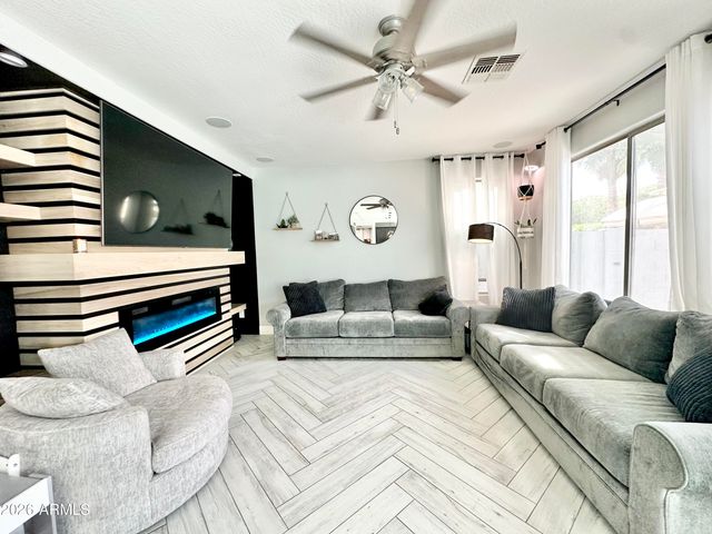 17332 W YOUNG Street, Surprise, AZ 85388