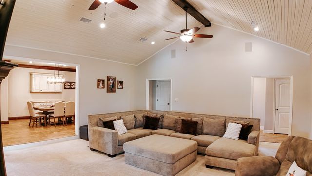 4340 Highway 1131, Vidor, TX 77662