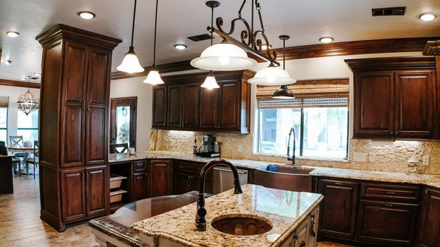 4340 Highway 1131, Vidor, TX 77662