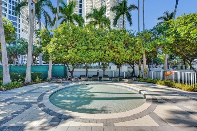 21150 Point Place 406, Aventura, FL 33180