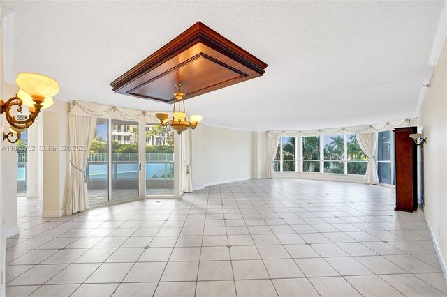 21150 Point Place 406, Aventura, FL 33180