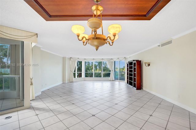 21150 Point Place 406, Aventura, FL 33180