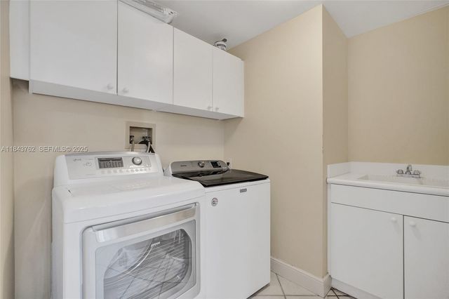 21150 Point Place 406, Aventura, FL 33180