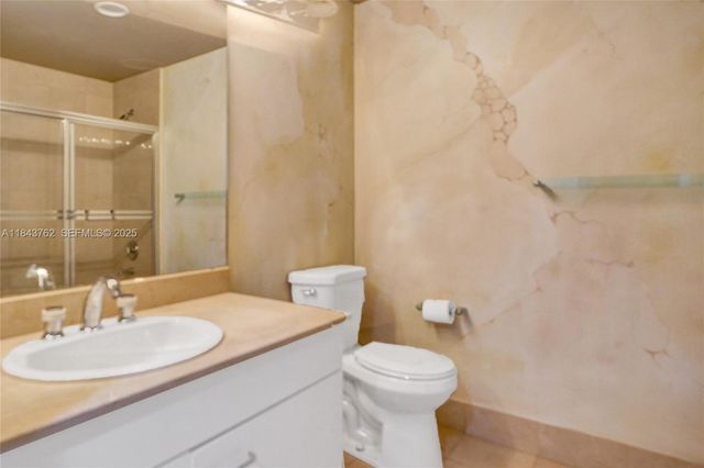 21150 Point Place 406, Aventura, FL 33180