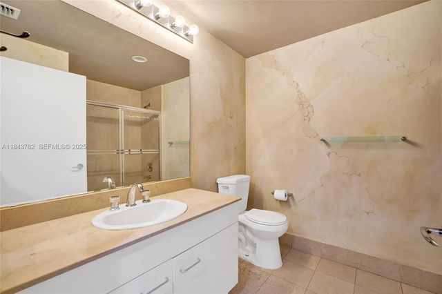 21150 Point Place 406, Aventura, FL 33180