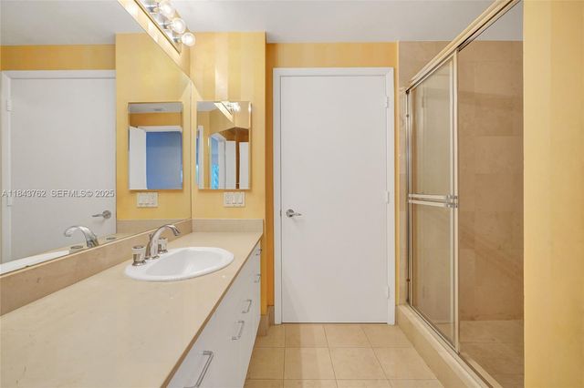 21150 Point Place 406, Aventura, FL 33180
