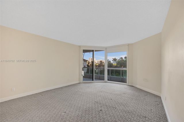21150 Point Place 406, Aventura, FL 33180