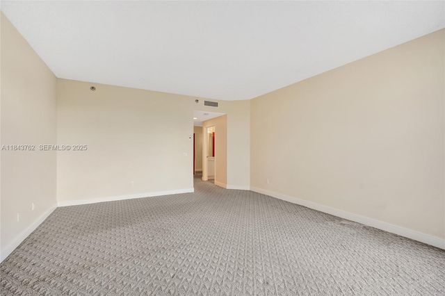 21150 Point Place 406, Aventura, FL 33180
