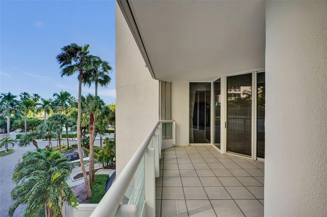 21150 Point Place 406, Aventura, FL 33180