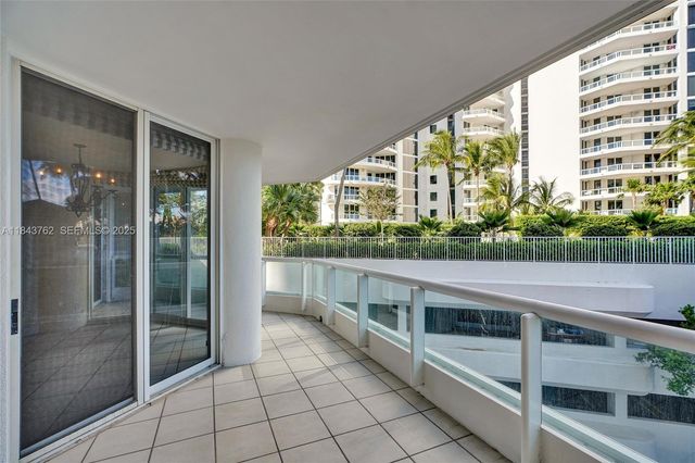21150 Point Place 406, Aventura, FL 33180