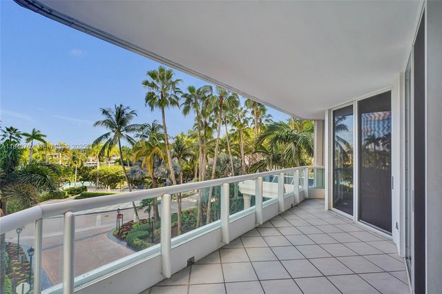 21150 Point Place 406, Aventura, FL 33180