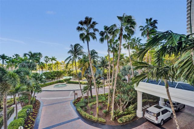 21150 Point Place 406, Aventura, FL 33180