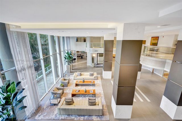 21150 Point Place 406, Aventura, FL 33180