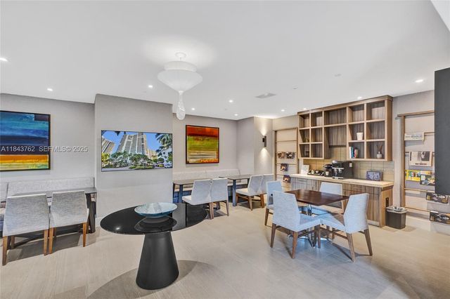 21150 Point Place 406, Aventura, FL 33180