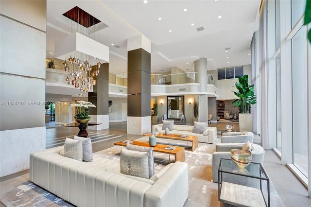 21150 Point Place 406, Aventura, FL 33180