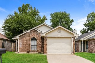 1432 Horncastle Street, Fort Worth, TX 76134