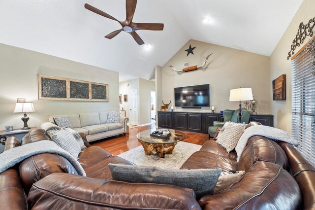 10403 W Hidden Lake Lane, Richmond, TX 77406