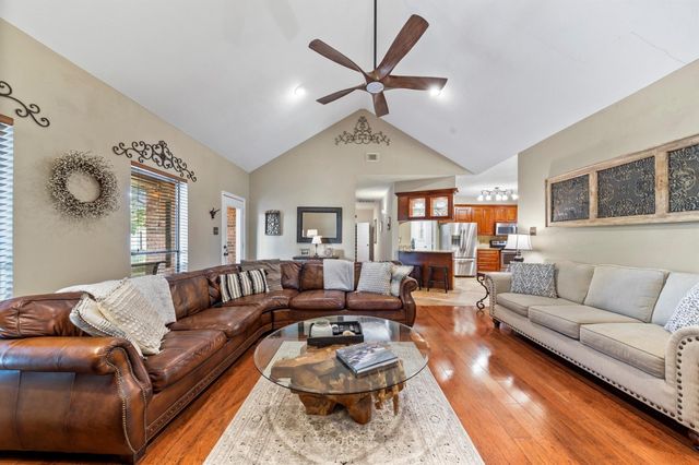 10403 W Hidden Lake Lane, Richmond, TX 77406