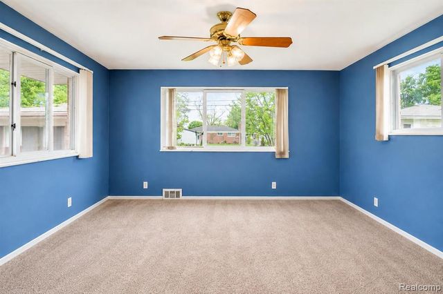 8435 Francine Street, Warren, MI 48093