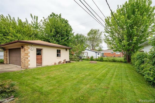 8435 Francine Street, Warren, MI 48093