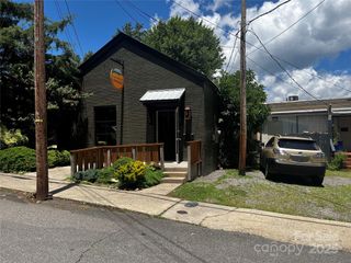 104 Church Street, Black Mountain, NC 28711