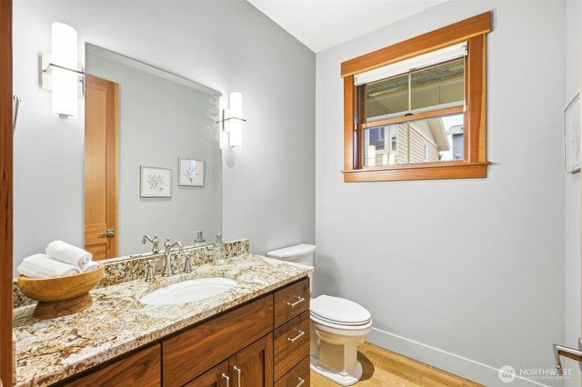 28 W North Camano Drive, Camano Island, WA 98282