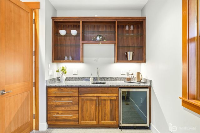 28 W North Camano Drive, Camano Island, WA 98282