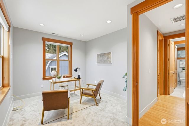 28 W North Camano Drive, Camano Island, WA 98282