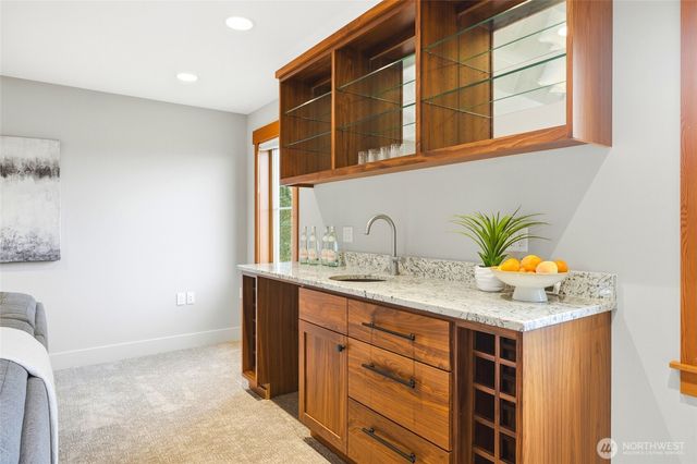 28 W North Camano Drive, Camano Island, WA 98282