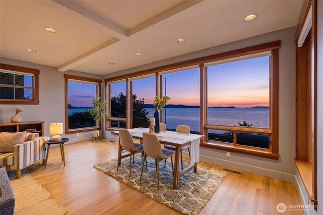 28 W North Camano Drive, Camano Island, WA 98282