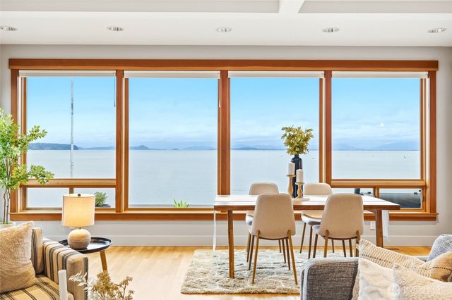 28 W North Camano Drive, Camano Island, WA 98282