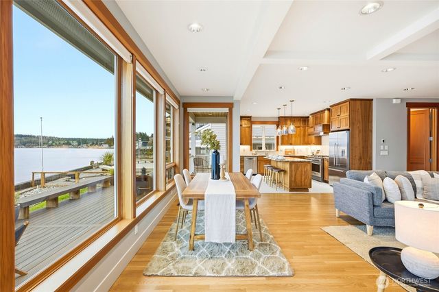 28 W North Camano Drive, Camano Island, WA 98282