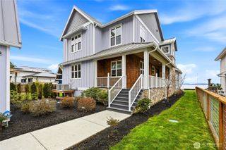 28 W North Camano Drive, Camano Island, WA 98282