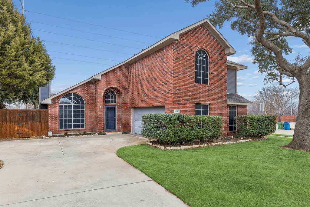 1945 Helen Lane, Lewisville, TX 75067
