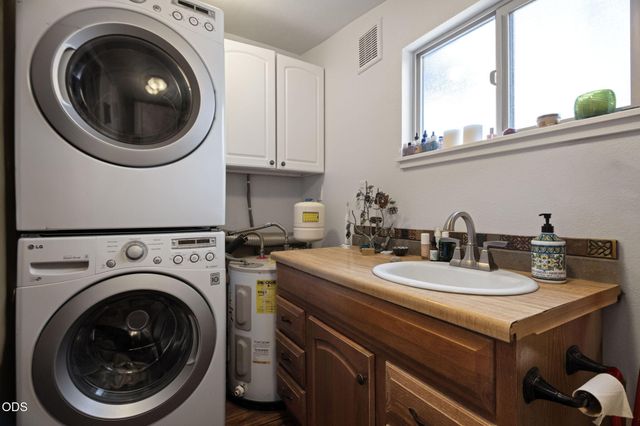 669 NE Lafayette Avenue, Bend, OR 97701