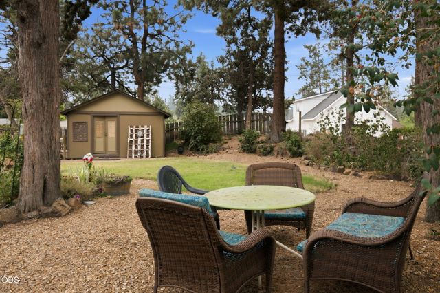 669 NE Lafayette Avenue, Bend, OR 97701