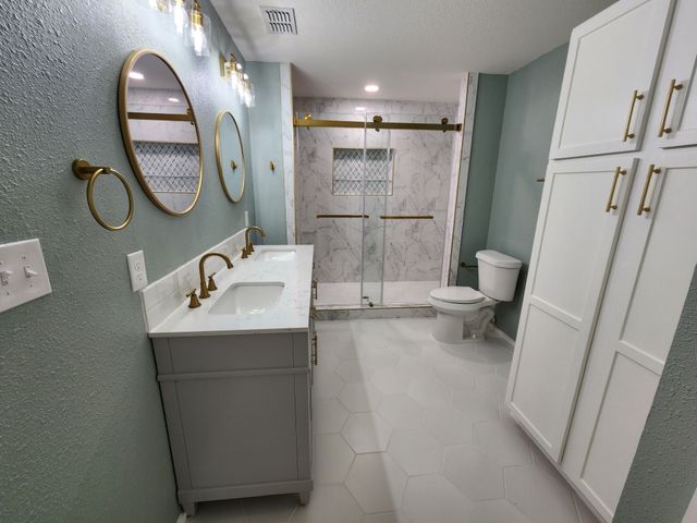 124 SEQUOYA Drive E, Lake Kiowa, TX 76240