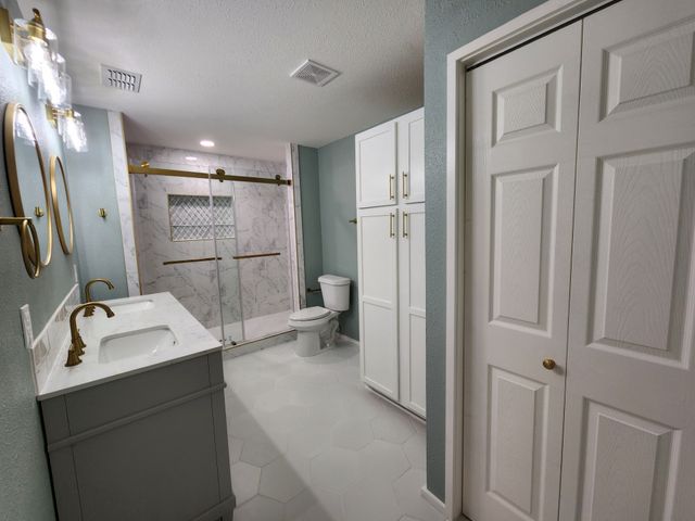 124 SEQUOYA Drive E, Lake Kiowa, TX 76240