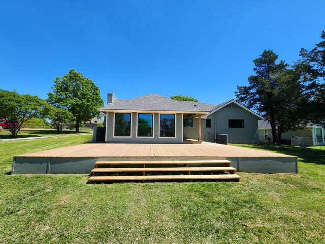 124 SEQUOYA Drive E, Lake Kiowa, TX 76240
